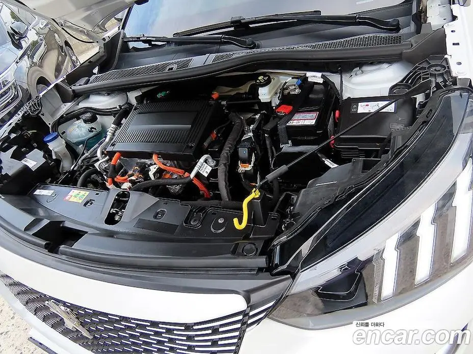 Peugeot 2008 2023 1.6 автомат (гидро), фото 18