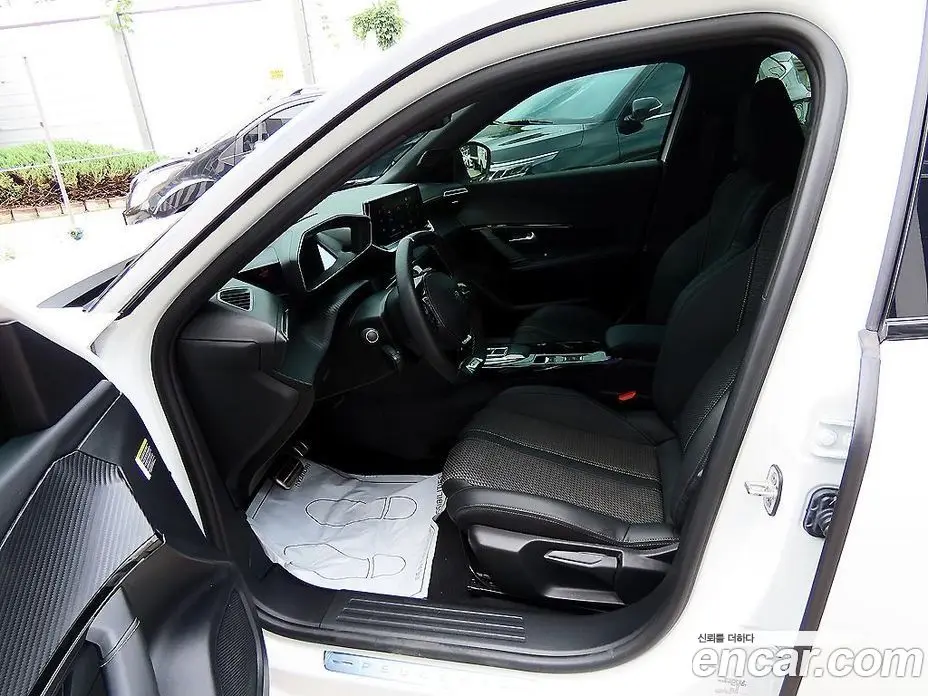 Peugeot 2008 2023 1.6 автомат (гидро), фото 5