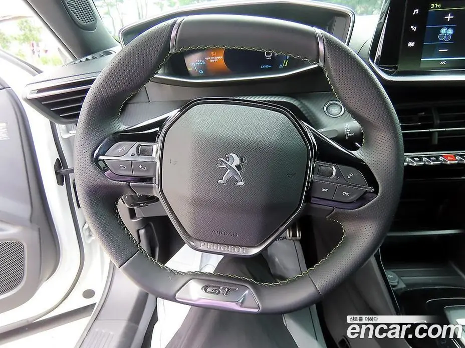 Peugeot 2008 2023 1.6 автомат (гидро), фото 8