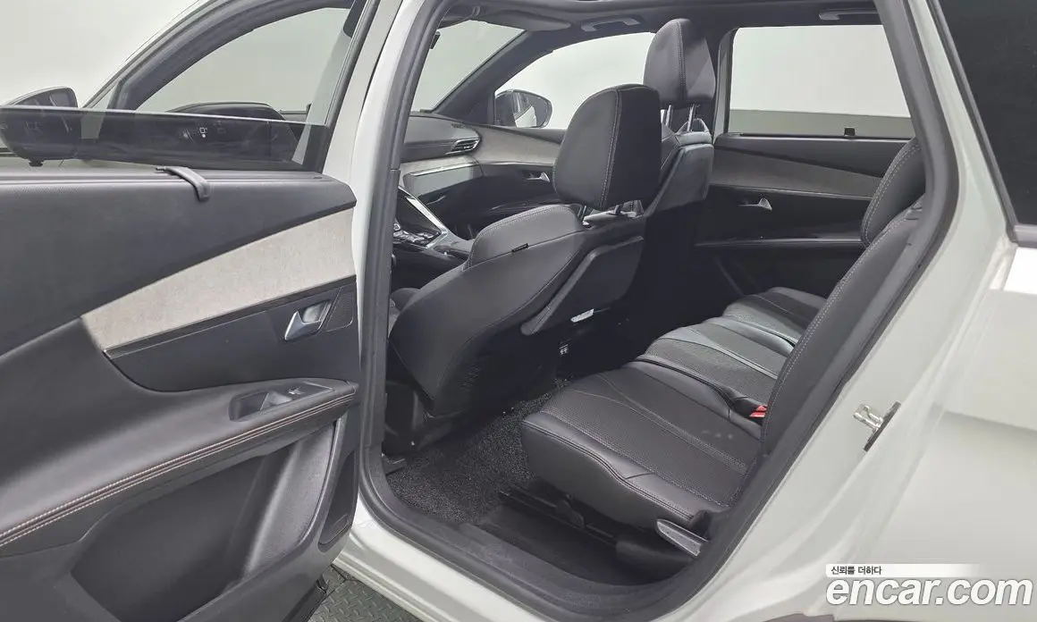 Peugeot 5008 2022 1.2 автомат (гидро), фото 11