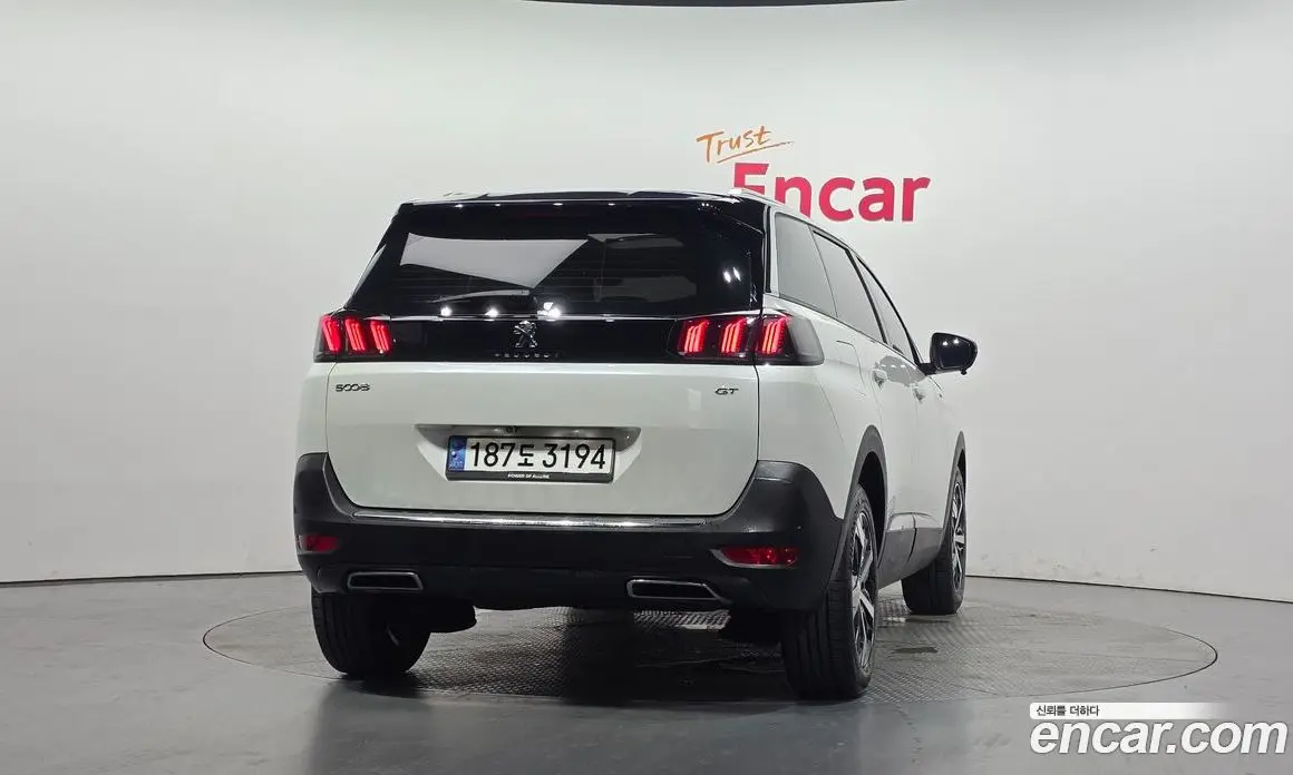 Peugeot 5008 2022 1.2 автомат (гидро), фото 4