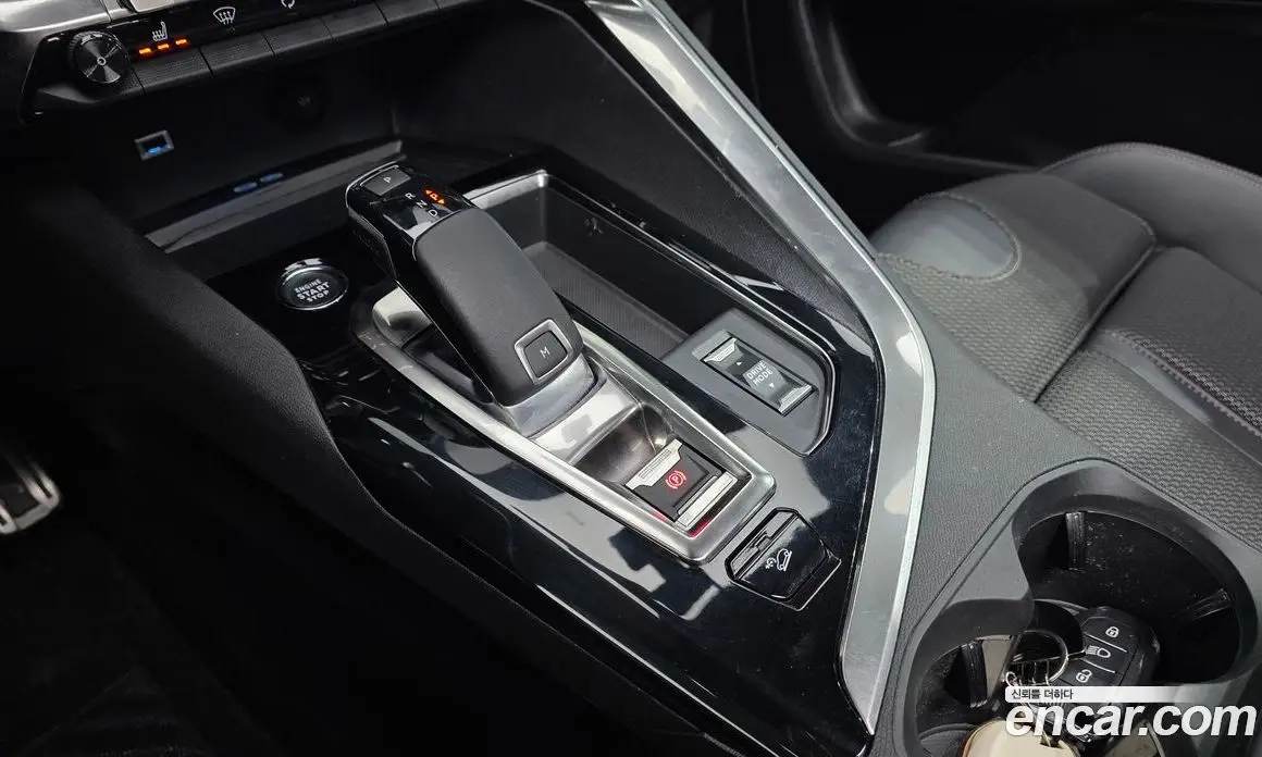 Peugeot 5008 2022 1.2 автомат (гидро), фото 9