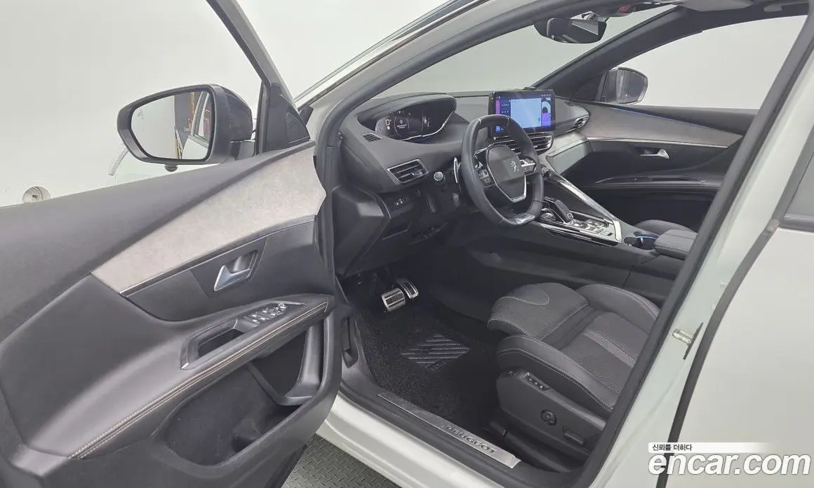 Peugeot 5008 2022 1.2 автомат (гидро), фото 10