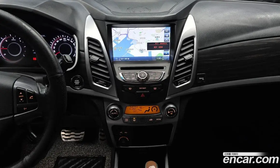 SsangYong Korando 2015 2.2 автомат (гидро), фото 14
