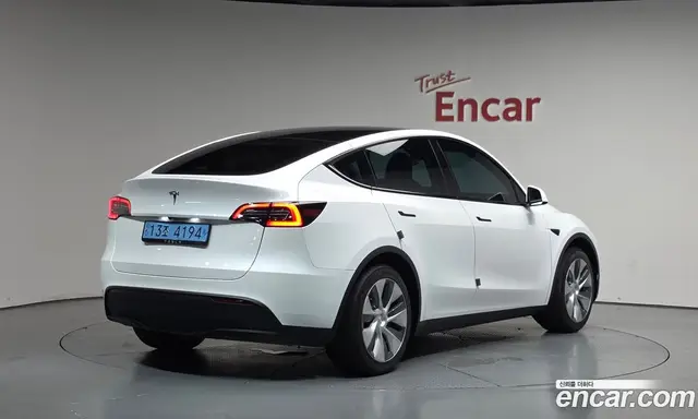 Tesla Model Y 2023 0.2 автомат (гидро), миниатюра 1 Tesla Model Y 2023 0.2 автомат (гидро), миниатюра 1