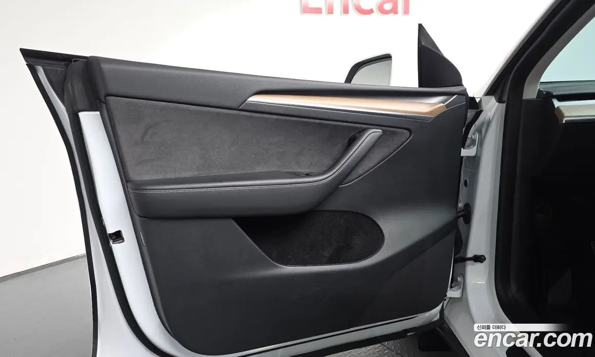 Tesla Model Y 2023 0.2 автомат (гидро), фото 13 Tesla Model Y 2023 0.2 автомат (гидро), фото 13