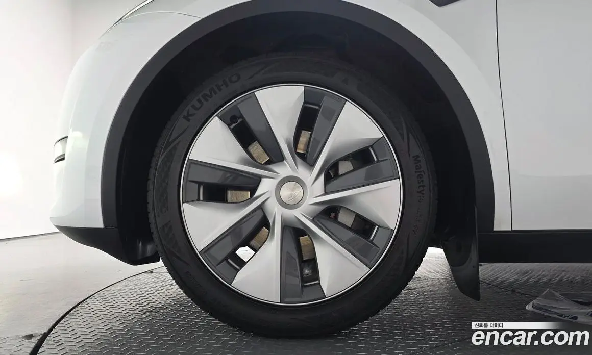 Tesla Model Y 2023 0.2 автомат (гидро), фото 4 Tesla Model Y 2023 0.2 автомат (гидро), фото 4