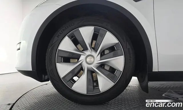Tesla Model Y 2023 0.2 автомат (гидро), миниатюра 4 Tesla Model Y 2023 0.2 автомат (гидро), миниатюра 4