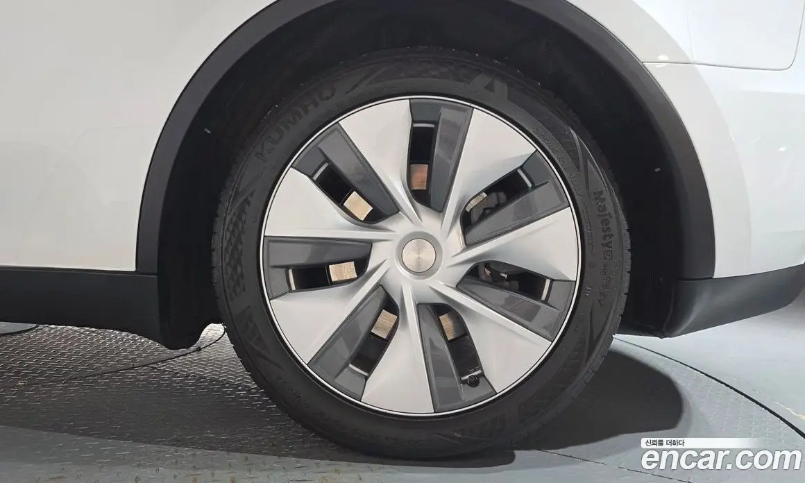 Tesla Model Y 2023 0.2 автомат (гидро), фото 6 Tesla Model Y 2023 0.2 автомат (гидро), фото 6