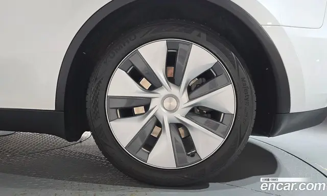 Tesla Model Y 2023 0.2 автомат (гидро), миниатюра 6 Tesla Model Y 2023 0.2 автомат (гидро), миниатюра 6