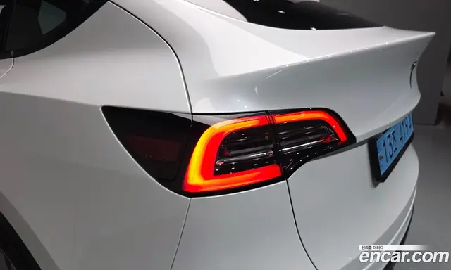 Tesla Model Y 2023 0.2 автомат (гидро), миниатюра 8 Tesla Model Y 2023 0.2 автомат (гидро), миниатюра 8