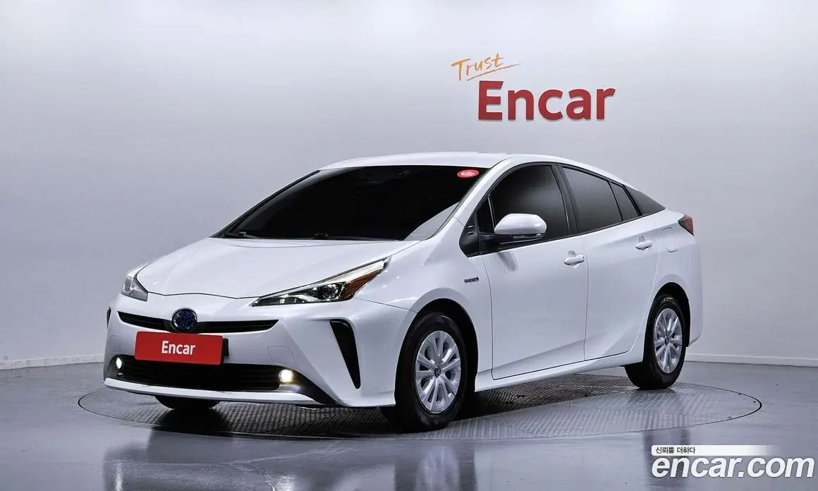 Toyota Prius 2022 1.8 автомат (гидро), фото 1 Toyota Prius 2022 1.8 автомат (гидро), фото 1