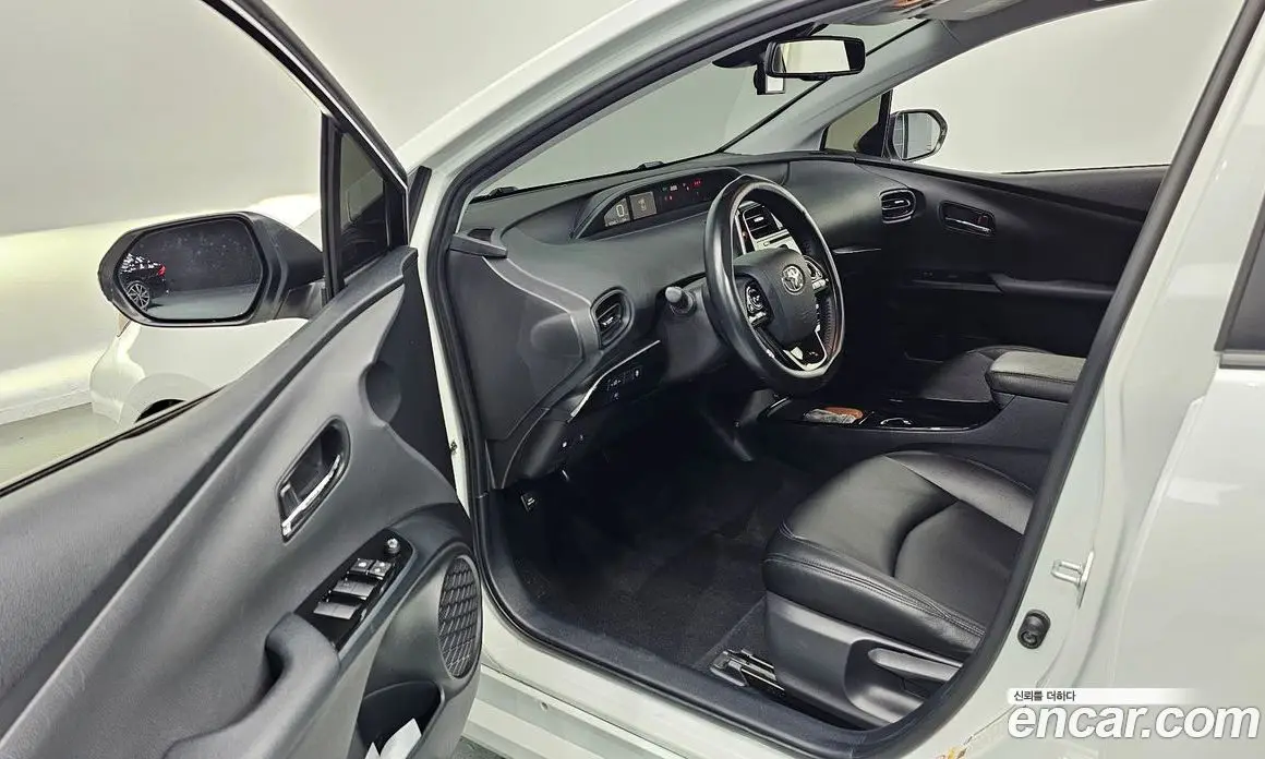 Toyota Prius 2022 1.8 автомат (гидро), фото 13 Toyota Prius 2022 1.8 автомат (гидро), фото 13