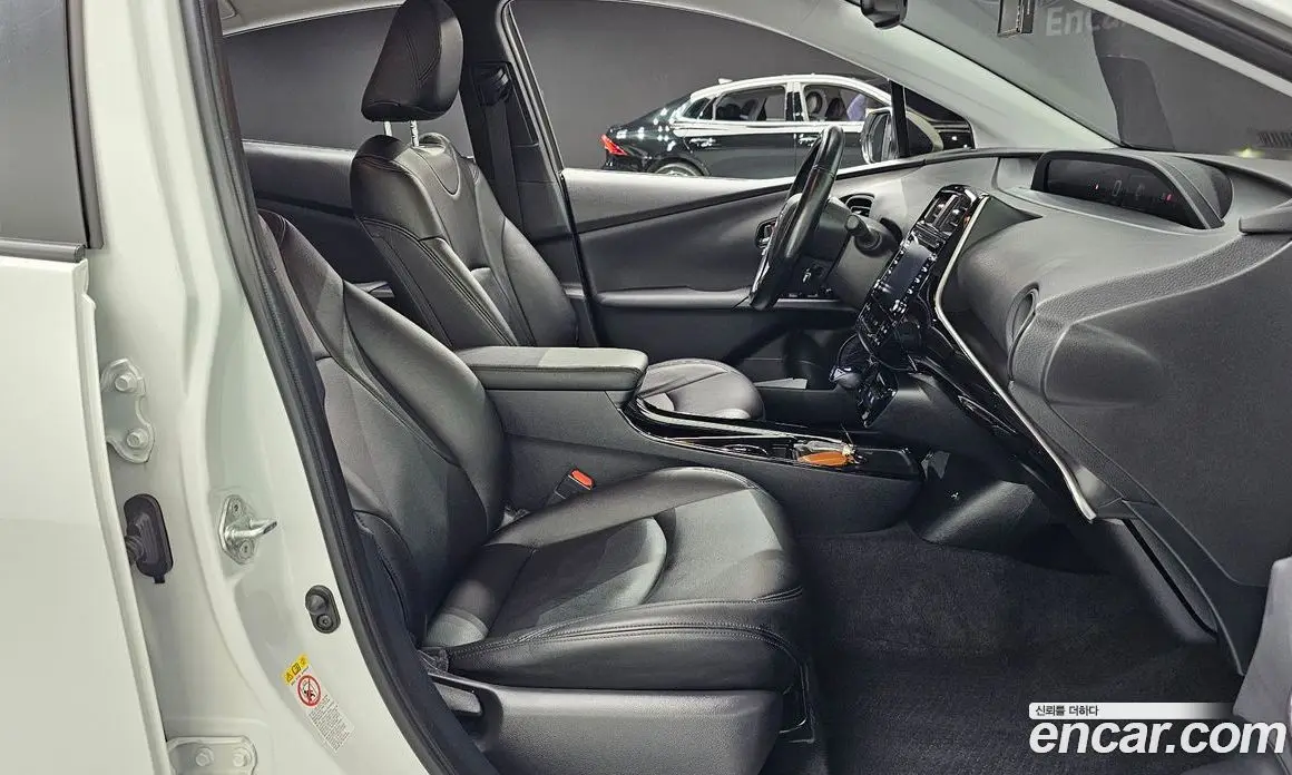 Toyota Prius 2022 1.8 автомат (гидро), фото 18 Toyota Prius 2022 1.8 автомат (гидро), фото 18