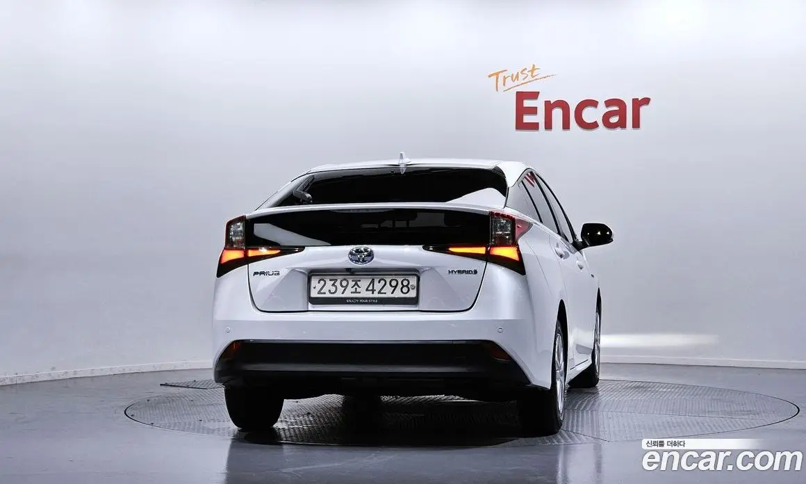Toyota Prius 2022 1.8 автомат (гидро), фото 4 Toyota Prius 2022 1.8 автомат (гидро), фото 4