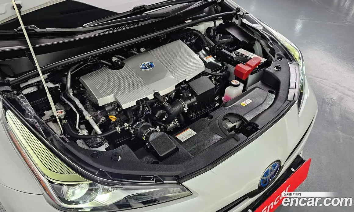 Toyota Prius 2022 1.8 автомат (гидро), фото 6 Toyota Prius 2022 1.8 автомат (гидро), фото 6