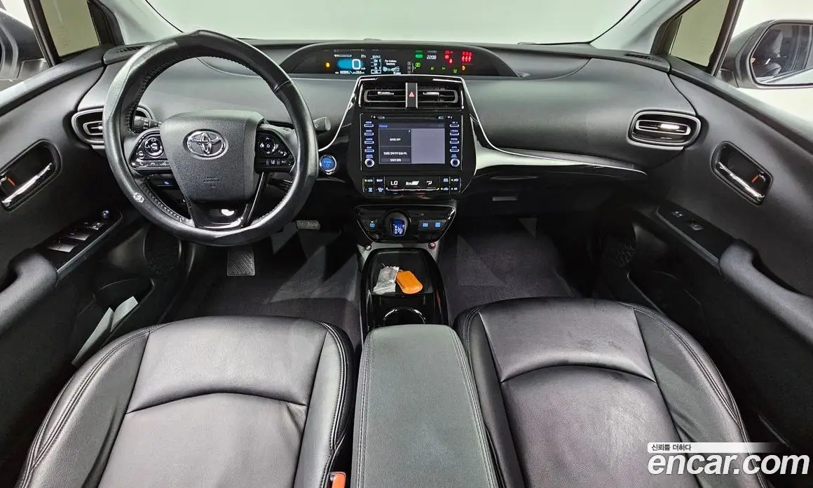 Toyota Prius 2022 1.8 автомат (гидро), фото 10 Toyota Prius 2022 1.8 автомат (гидро), фото 10