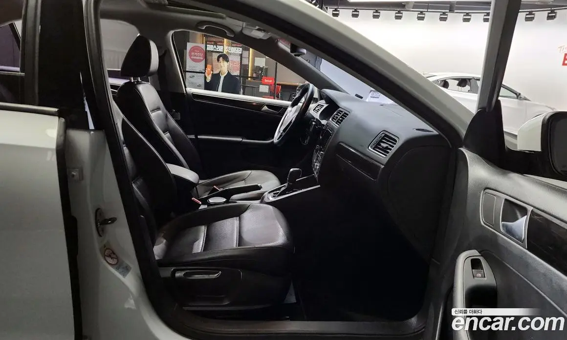 Volkswagen Jetta 2014 2.0 автомат (гидро), фото 11