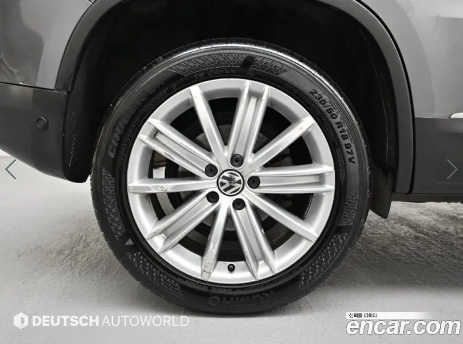 Volkswagen Tiguan 2012 2.0 автомат (гидро), фото 5