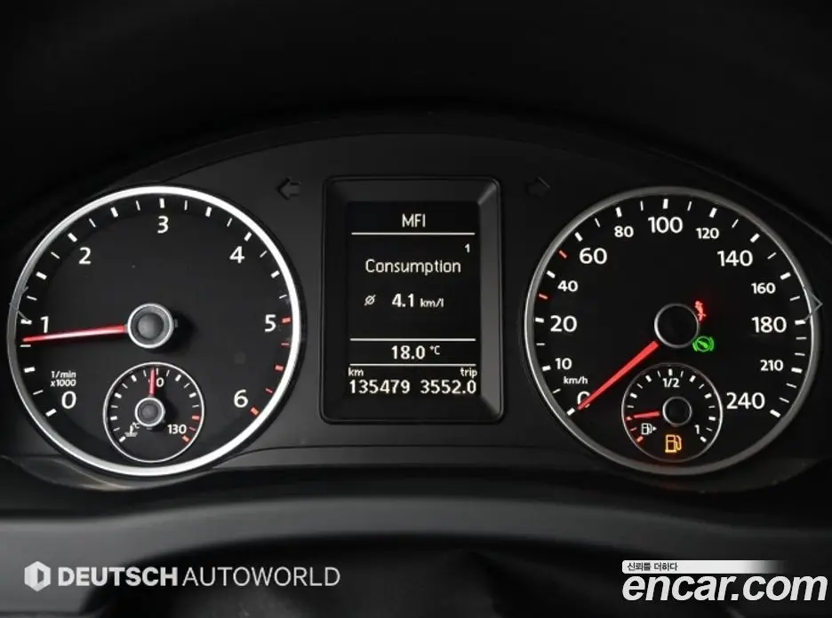 Volkswagen Tiguan 2012 2.0 автомат (гидро), фото 8