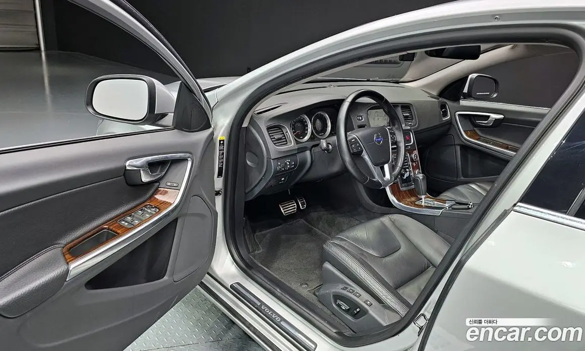 Volvo S60 2011 2.4 автомат (гидро), фото 11