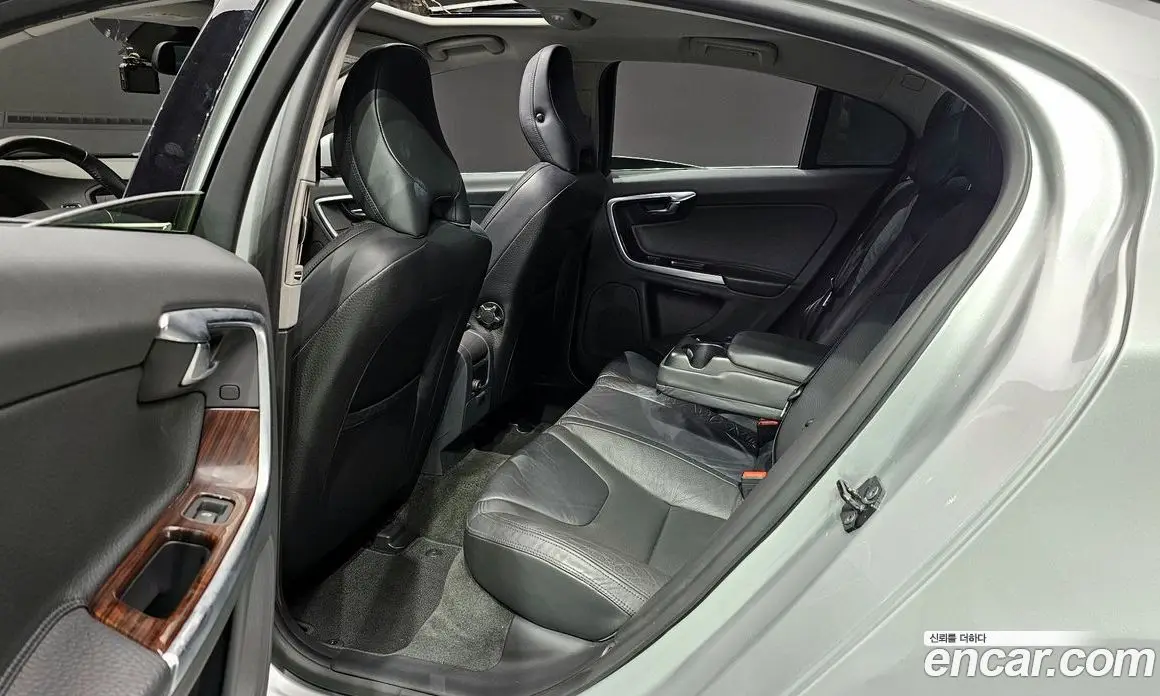 Volvo S60 2011 2.4 автомат (гидро), фото 12