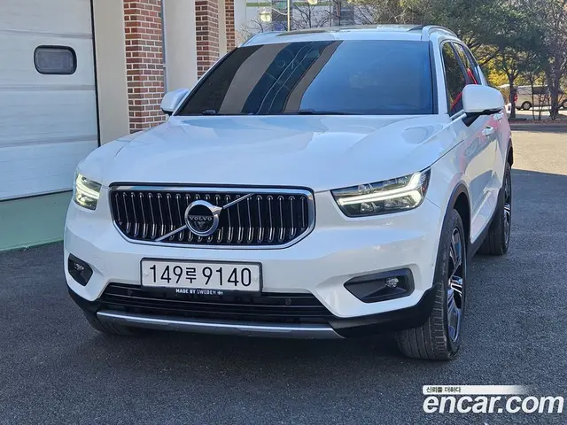 Volvo XC40 2021 2.0 автомат (гидро), миниатюра 3