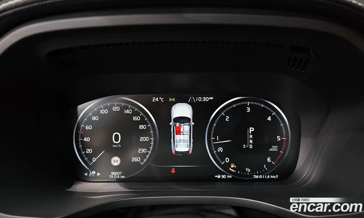 Volvo XC60 2018 2.0 автомат (гидро), фото 11