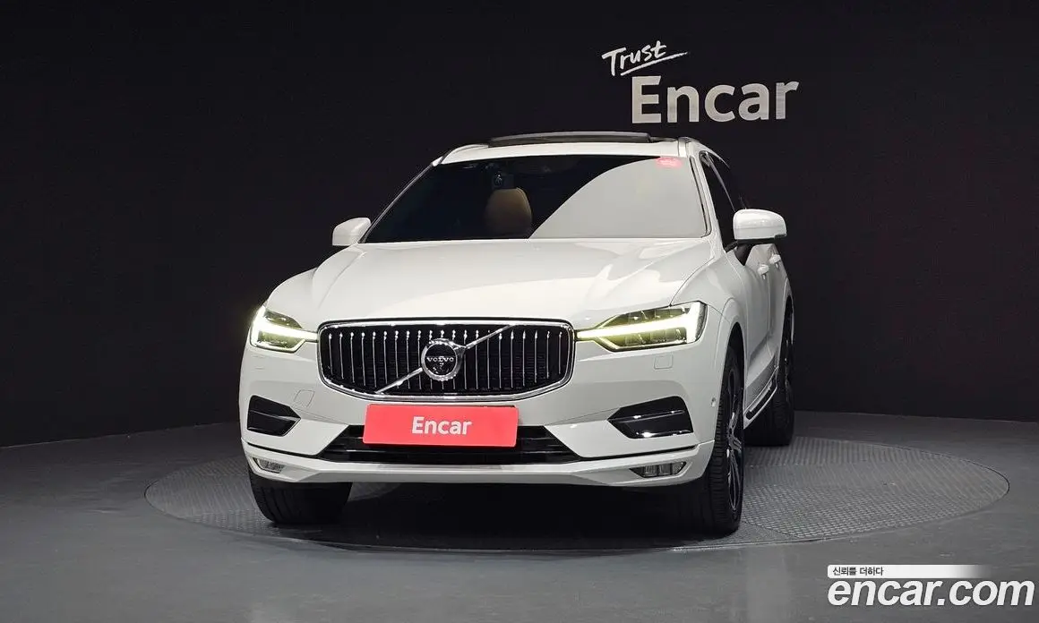 Volvo XC60 2018 2.0 автомат (гидро), фото 3
