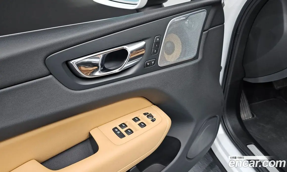 Volvo XC60 2018 2.0 автомат (гидро), фото 28