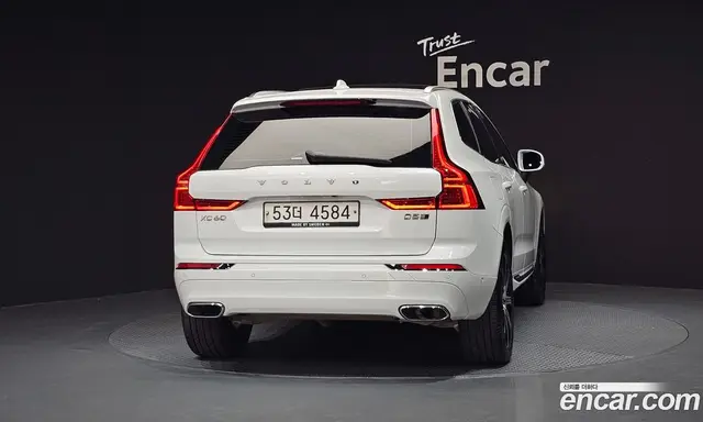 Volvo XC60 2018 2.0 автомат (гидро), миниатюра 4