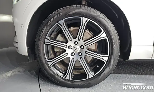 Volvo XC60 2018 2.0 автомат (гидро), миниатюра 5