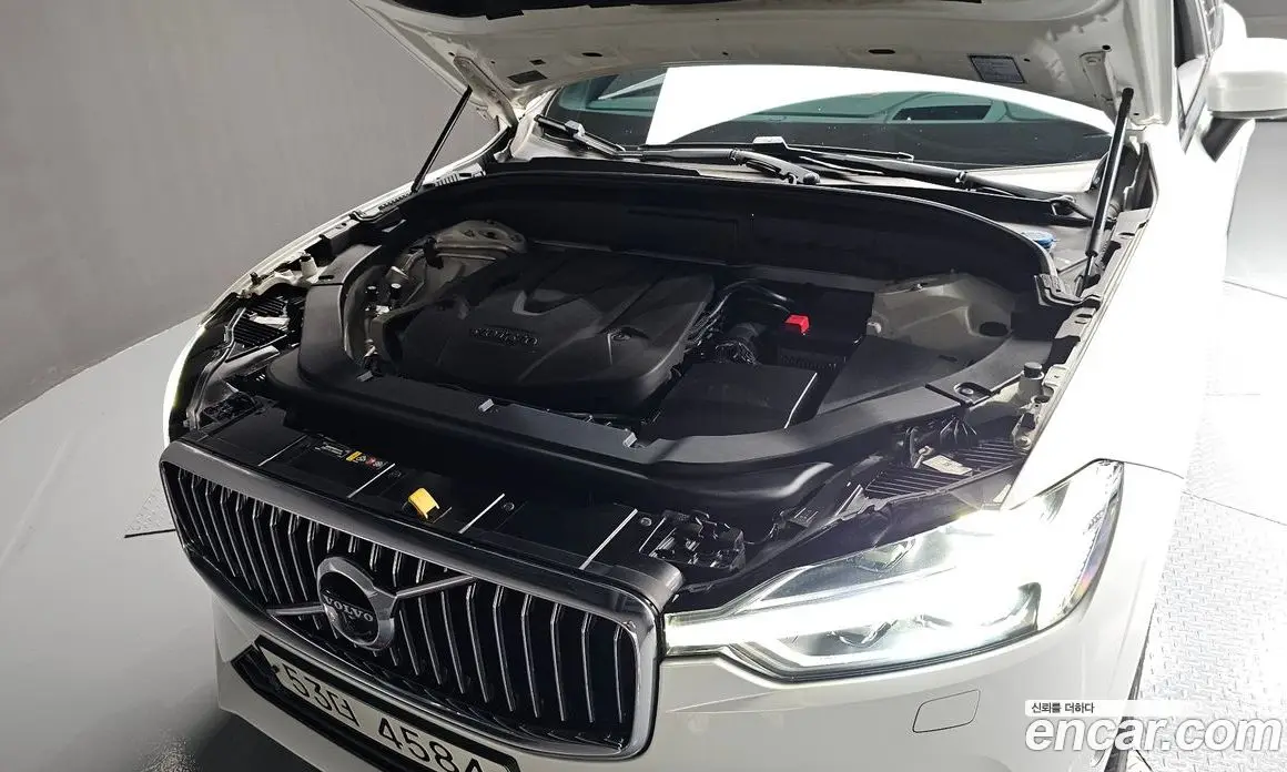 Volvo XC60 2018 2.0 автомат (гидро), фото 6