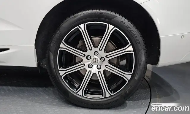 Volvo XC60 2018 2.0 автомат (гидро), миниатюра 7