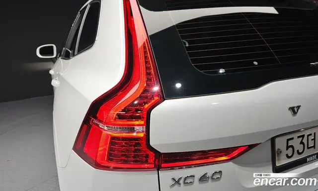Volvo XC60 2018 2.0 автомат (гидро), миниатюра 9