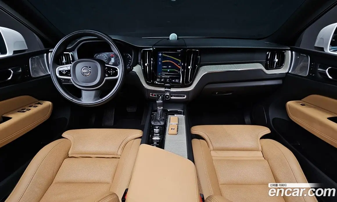 Volvo XC60 2018 2.0 автомат (гидро), фото 10