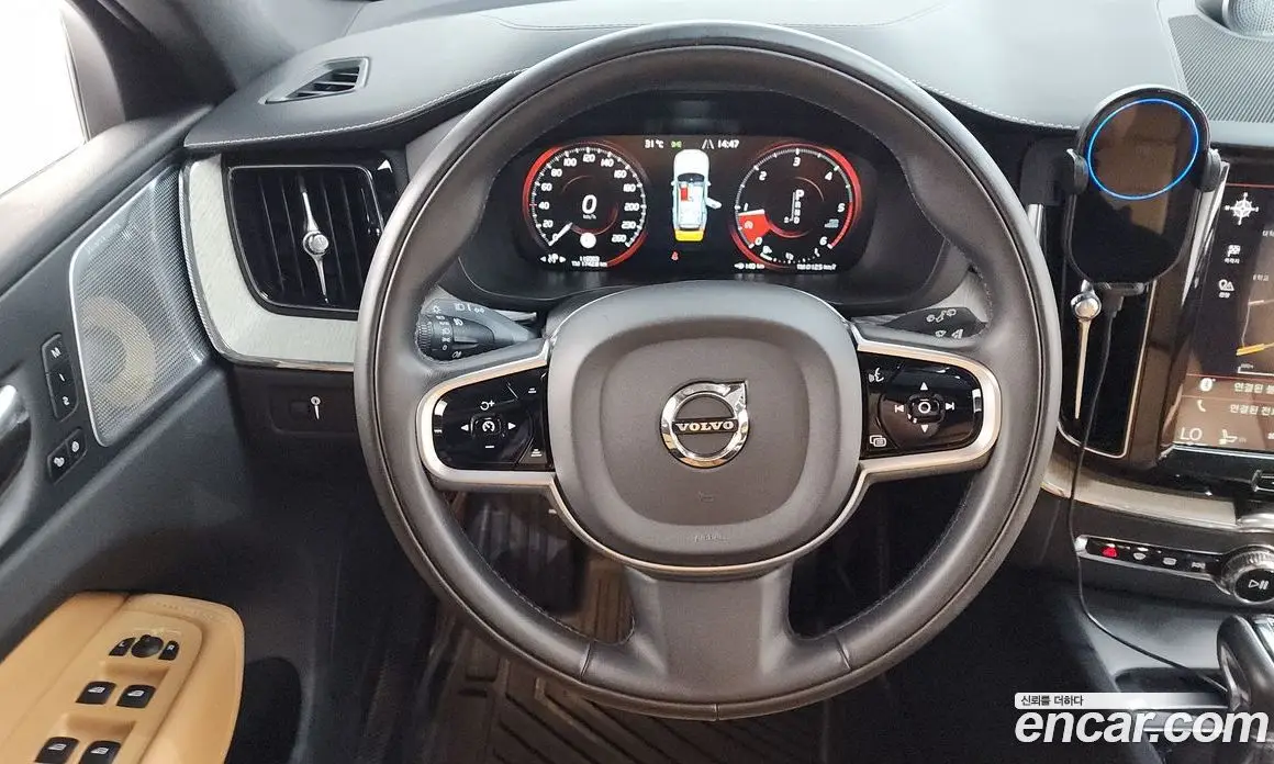 Volvo XC60 2019 2.0 автомат (гидро), фото 13
