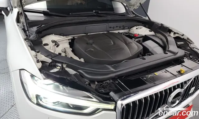 Volvo XC60 2019 2.0 автомат (гидро), миниатюра 6