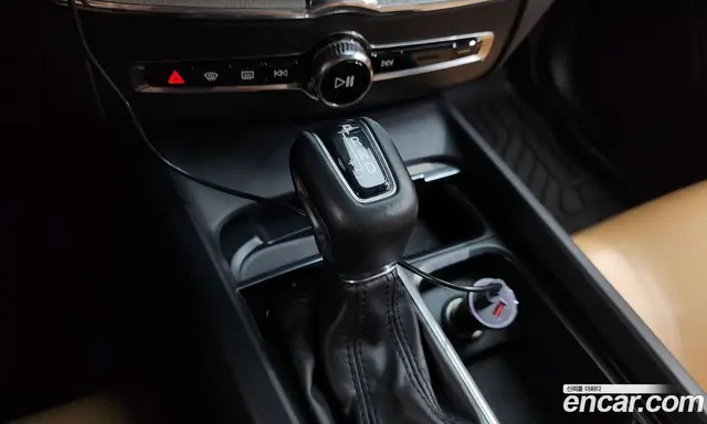 Volvo XC60 2019 2.0 автомат (гидро), миниатюра 9