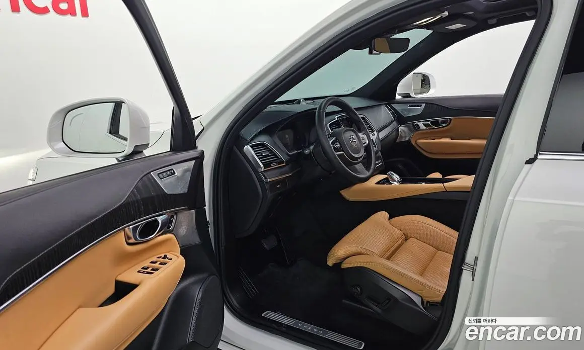 Volvo XC90 2024 2.0 автомат (гидро), фото 13