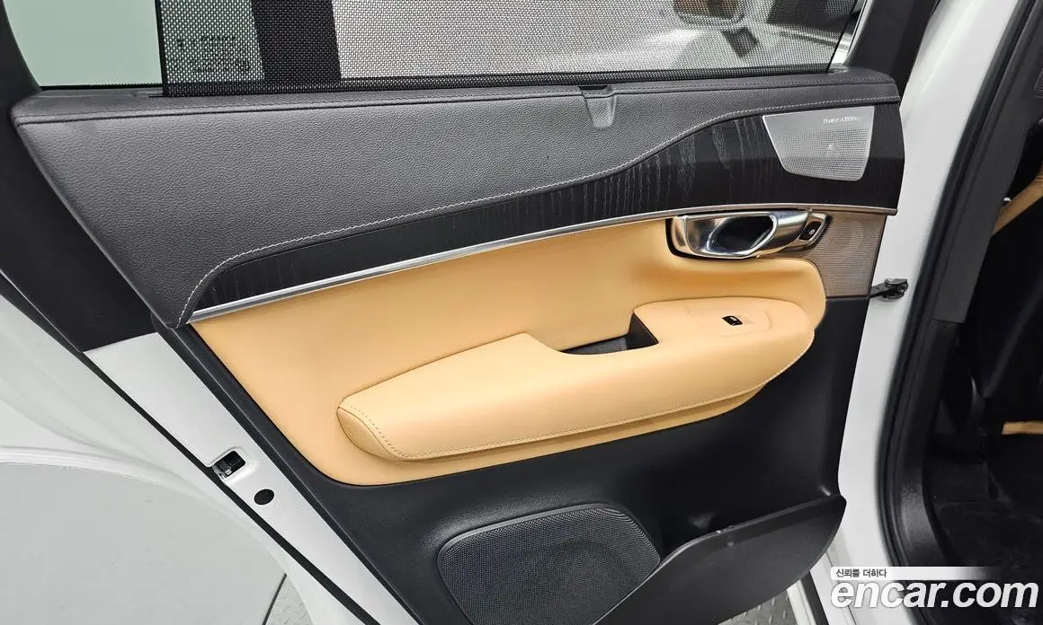 Volvo XC90 2024 2.0 автомат (гидро), фото 15