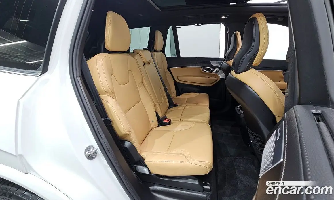Volvo XC90 2024 2.0 автомат (гидро), фото 17