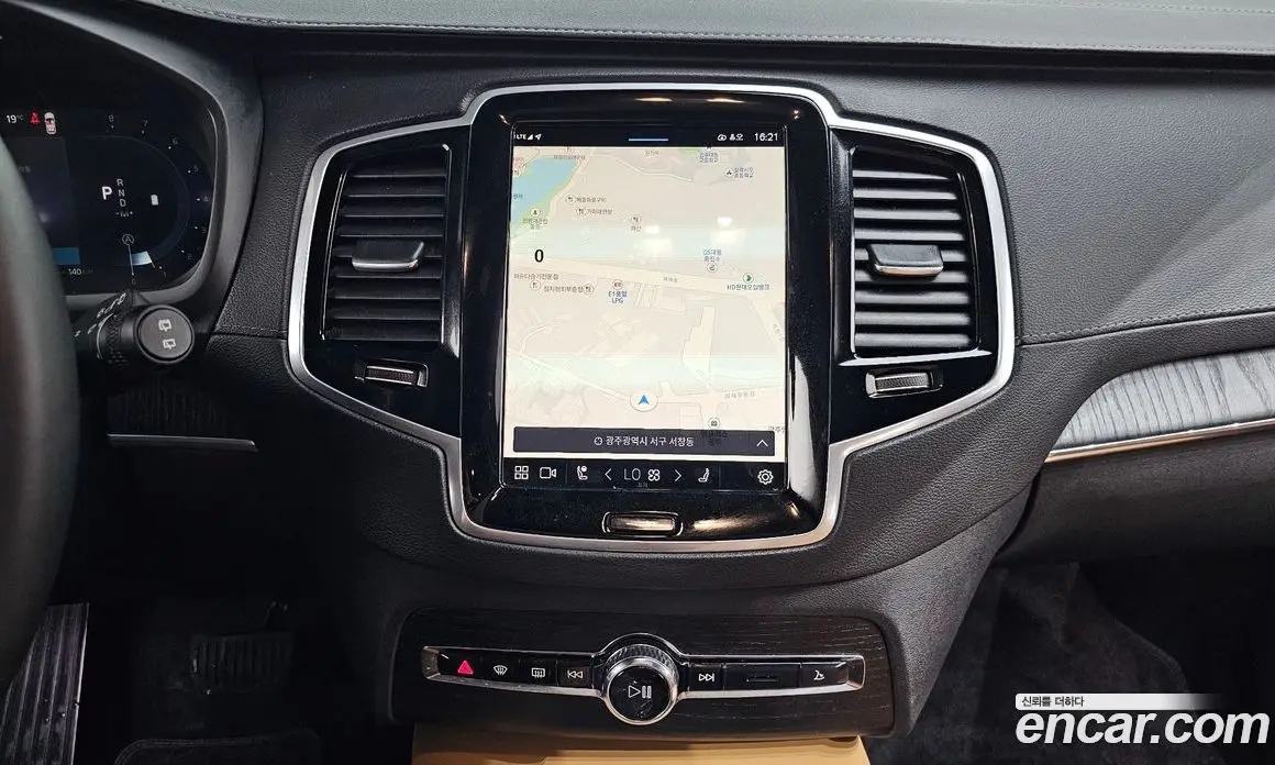 Volvo XC90 2024 2.0 автомат (гидро), фото 19