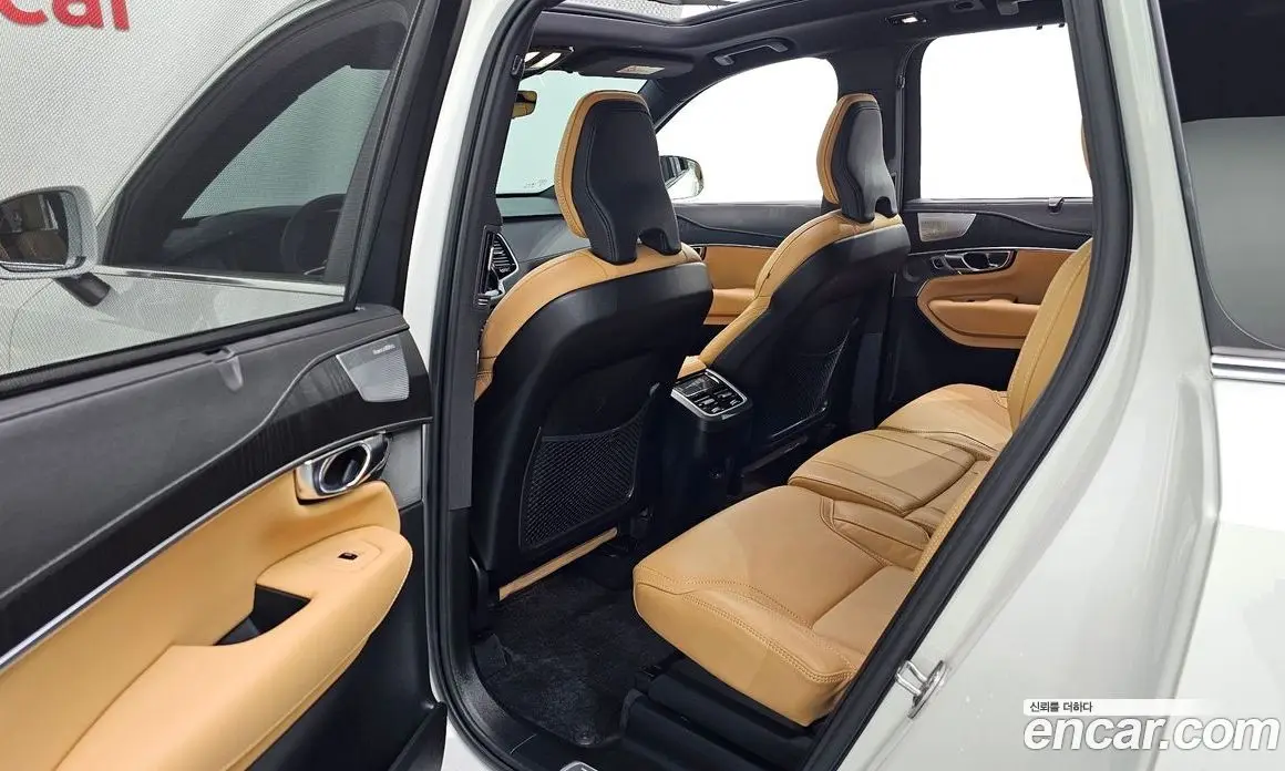 Volvo XC90 2024 2.0 автомат (гидро), фото 24