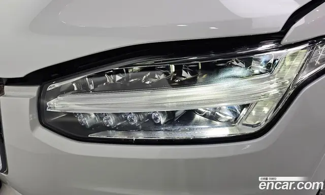 Volvo XC90 2024 2.0 автомат (гидро), миниатюра 8