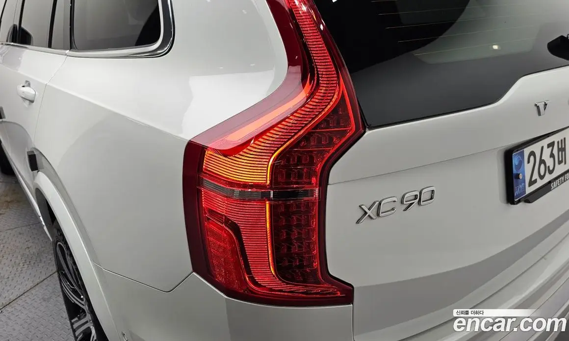 Volvo XC90 2024 2.0 автомат (гидро), фото 9