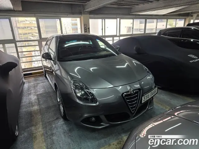Alfa Romeo Giulietta 2016 2.0 автомат (гидро), миниатюра 3 Alfa Romeo Giulietta 2016 2.0 автомат (гидро), миниатюра 3
