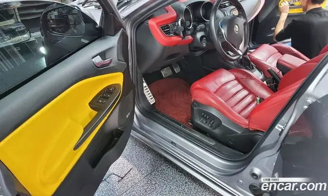 Alfa Romeo Giulietta 2016 2.0 автомат (гидро), миниатюра 6 Alfa Romeo Giulietta 2016 2.0 автомат (гидро), миниатюра 6