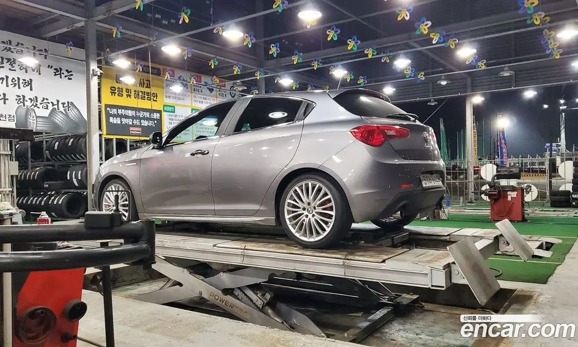 Alfa Romeo Giulietta 2016 2.0 автомат (гидро), фото 7 Alfa Romeo Giulietta 2016 2.0 автомат (гидро), фото 7