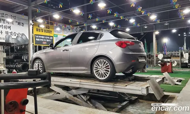 Alfa Romeo Giulietta 2016 2.0 автомат (гидро), миниатюра 7 Alfa Romeo Giulietta 2016 2.0 автомат (гидро), миниатюра 7